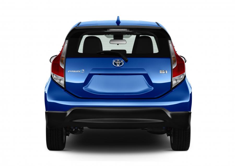  Toyota Prius c 2017 года  (фото 7 из 10)